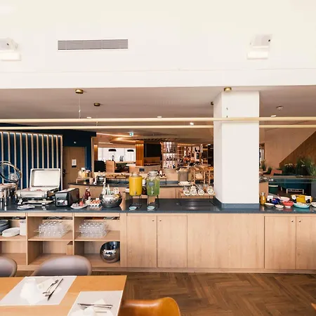 Novotel Centre Gare Hotel 4*