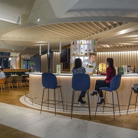 Novotel Centre Gare Hotel 4*