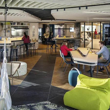 Novotel Centre Gare Hotel 4*