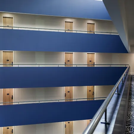 Novotel Centre Gare Hotel 4*